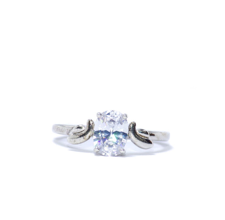 Royale Solitaire Ring
