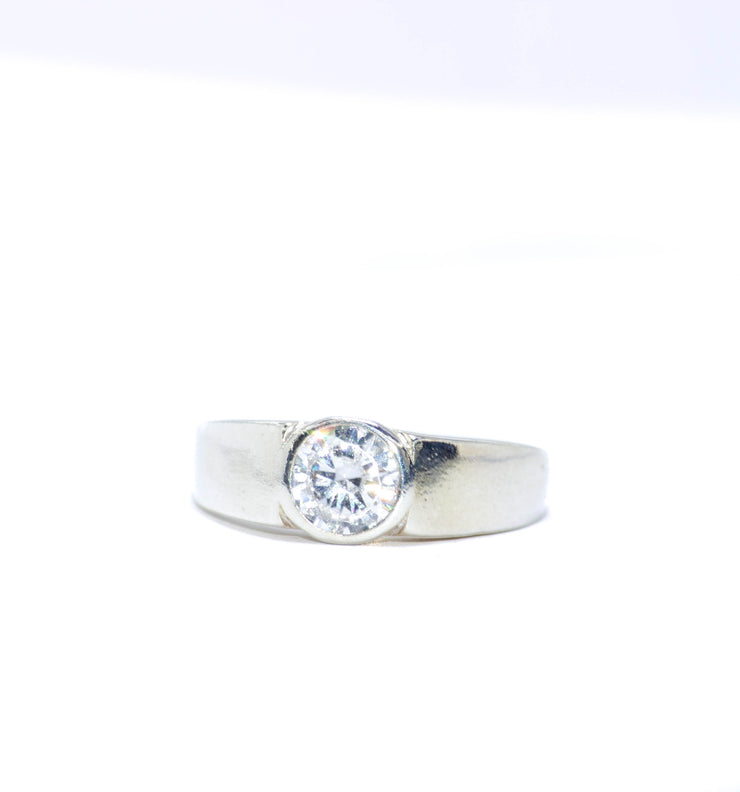 Aura Solitaire Ring