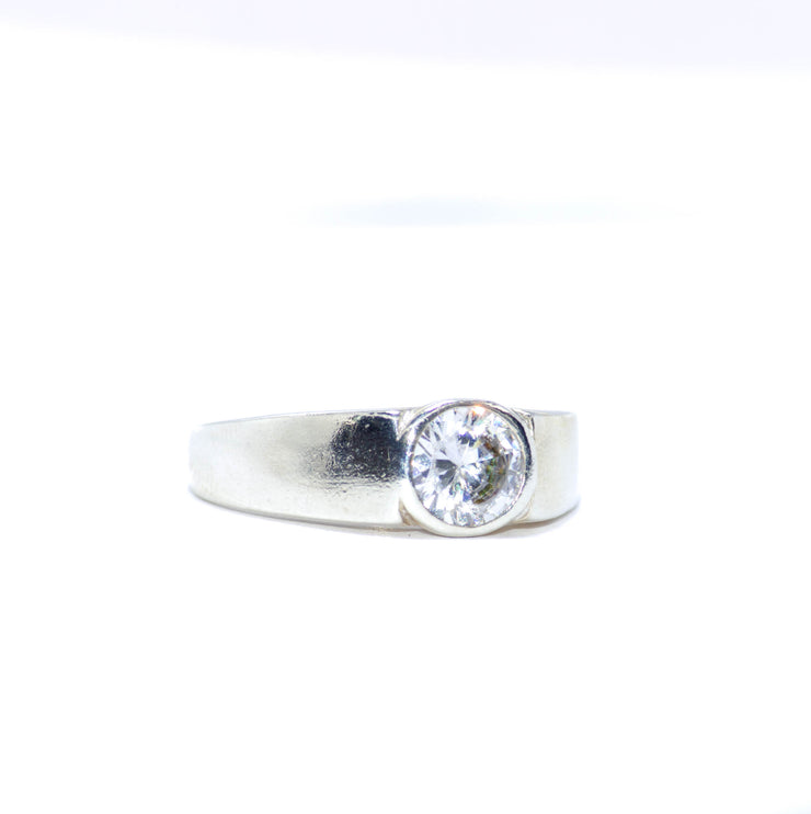 Aura Solitaire Ring