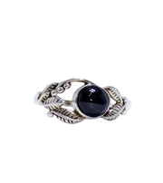 Leafy Black Stone Ring