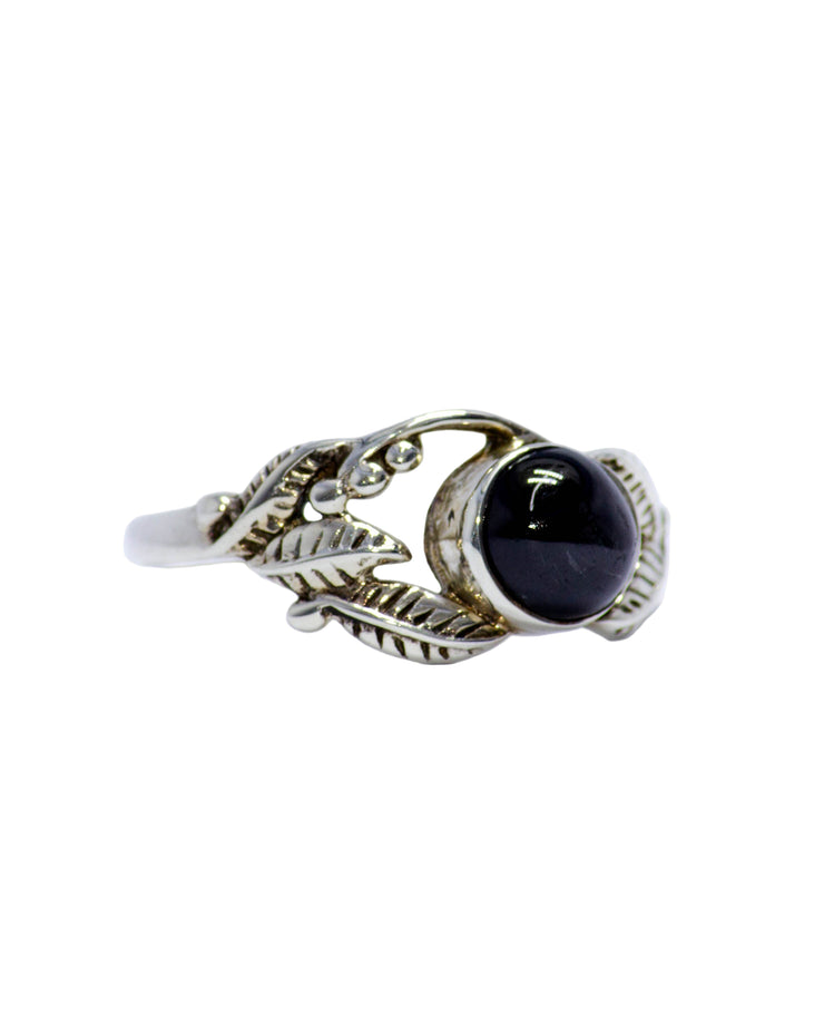 Leafy Black Stone Ring