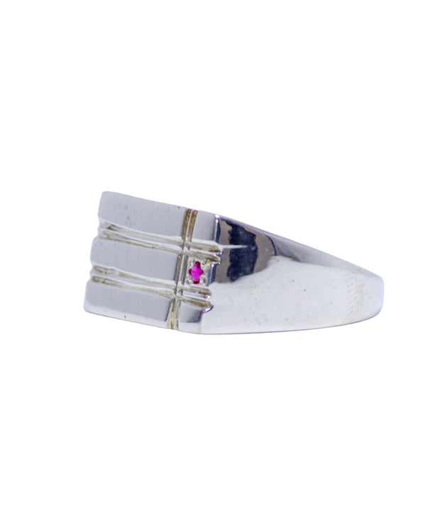 Red Cubic Geometric Ring