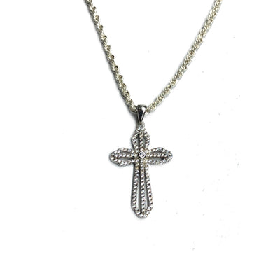 Cross pendant necklace
