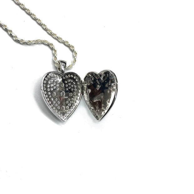 Heart pendant necklace
