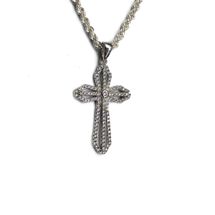 Cross pendant necklace